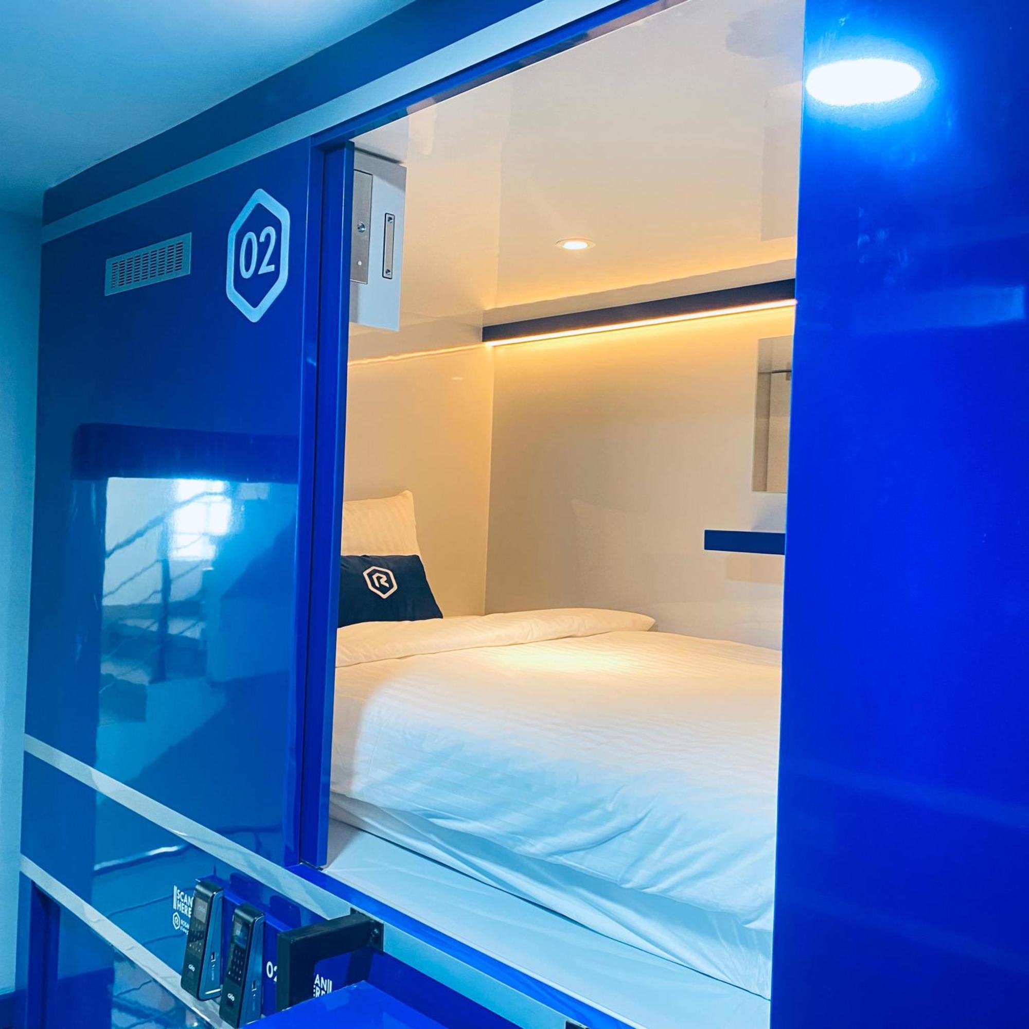 Rosalyne Sleepbox Malioboro 3 Yogyakarta Exterior foto