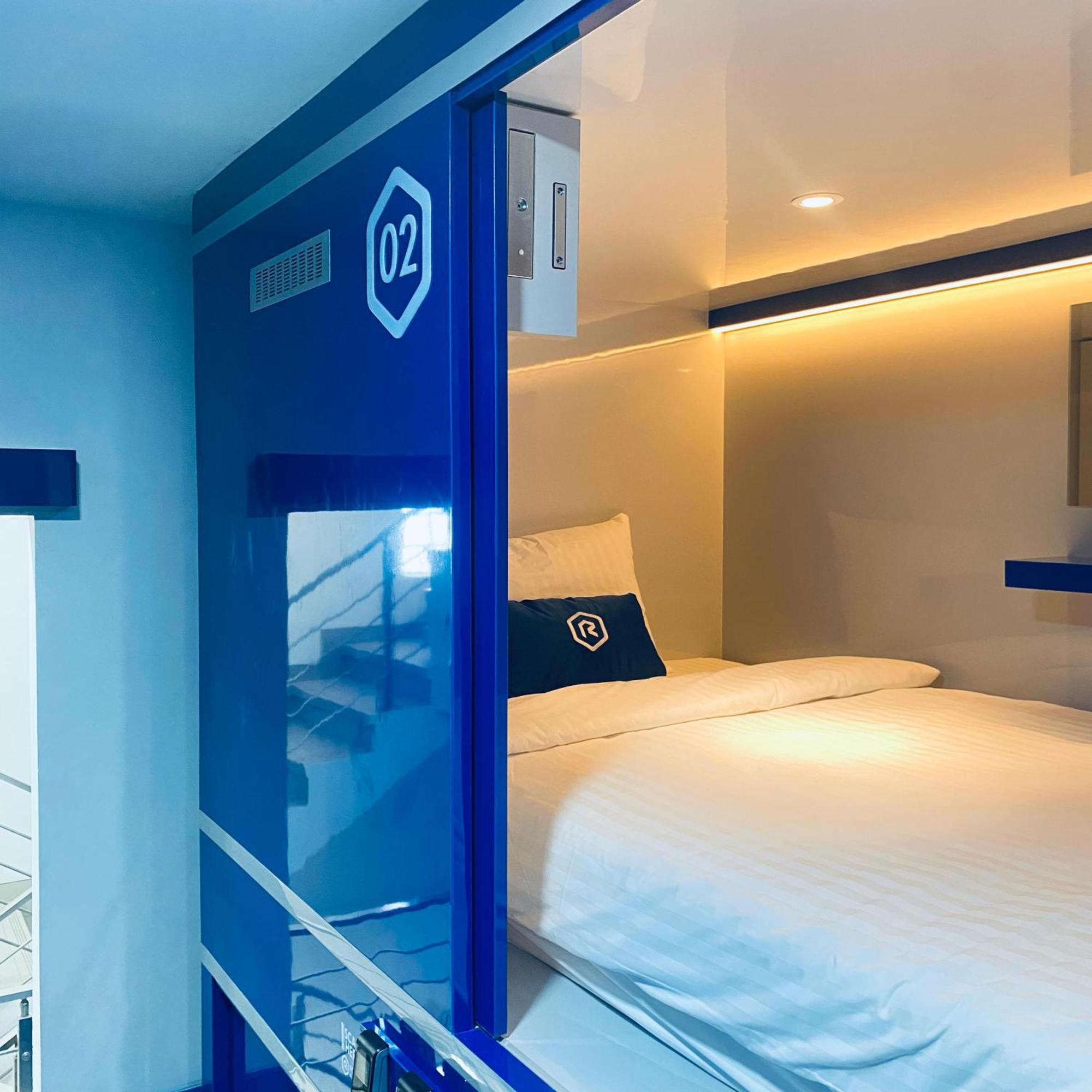 Rosalyne Sleepbox Malioboro 3 Yogyakarta Exterior foto