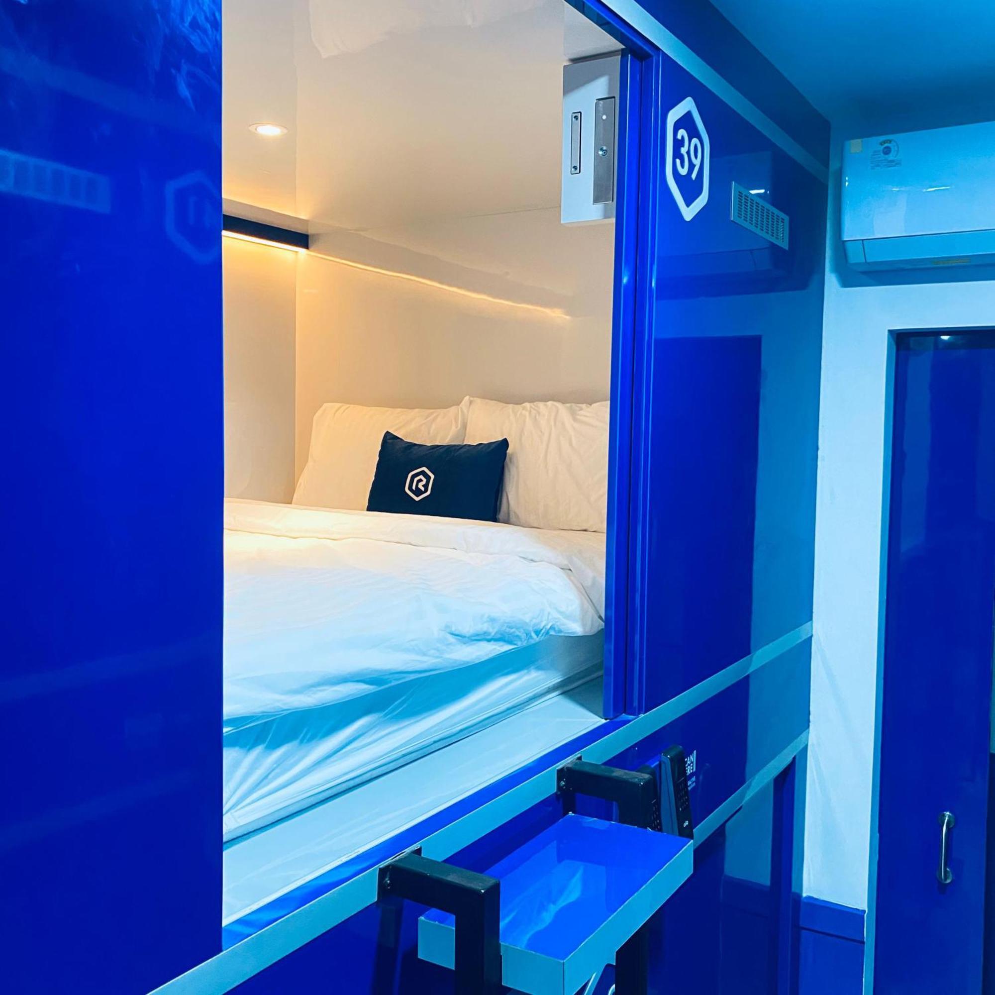 Rosalyne Sleepbox Malioboro 3 Yogyakarta Exterior foto
