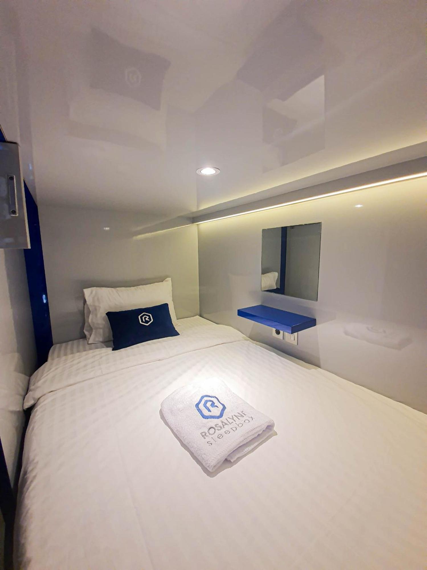 Rosalyne Sleepbox Malioboro 3 Yogyakarta Exterior foto