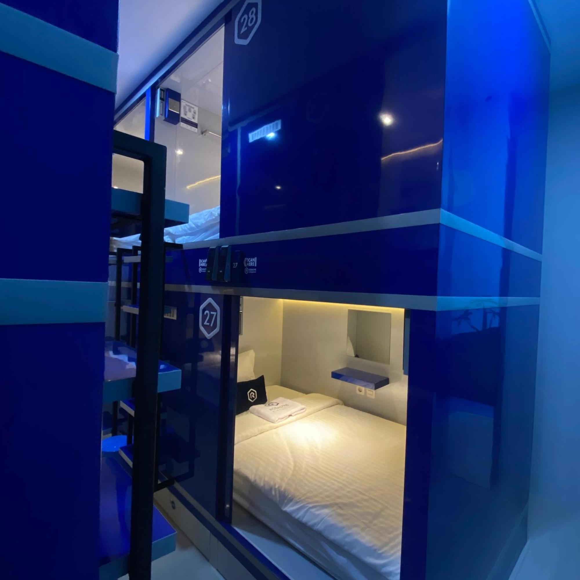 Rosalyne Sleepbox Malioboro 3 Yogyakarta Exterior foto