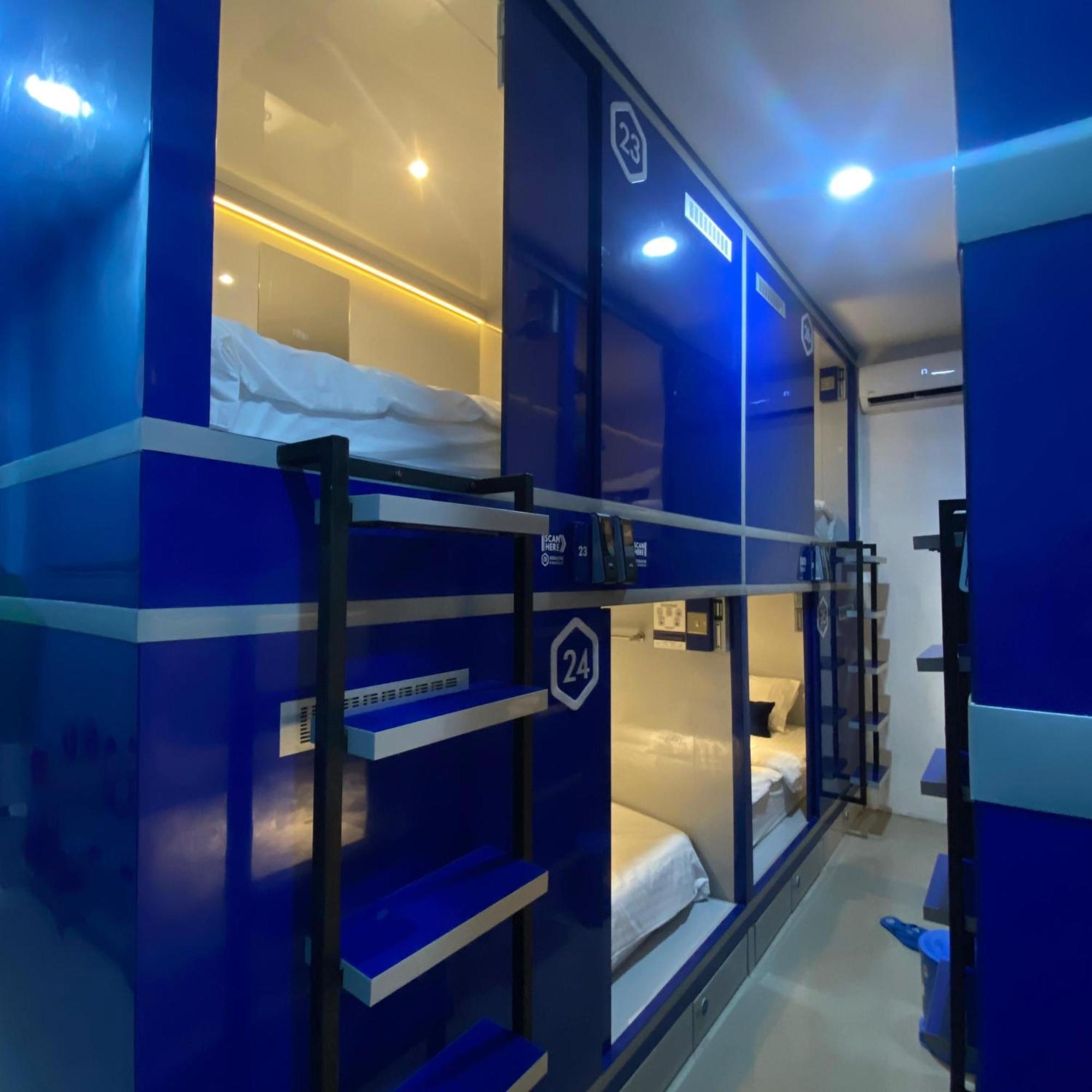 Rosalyne Sleepbox Malioboro 3 Yogyakarta Exterior foto