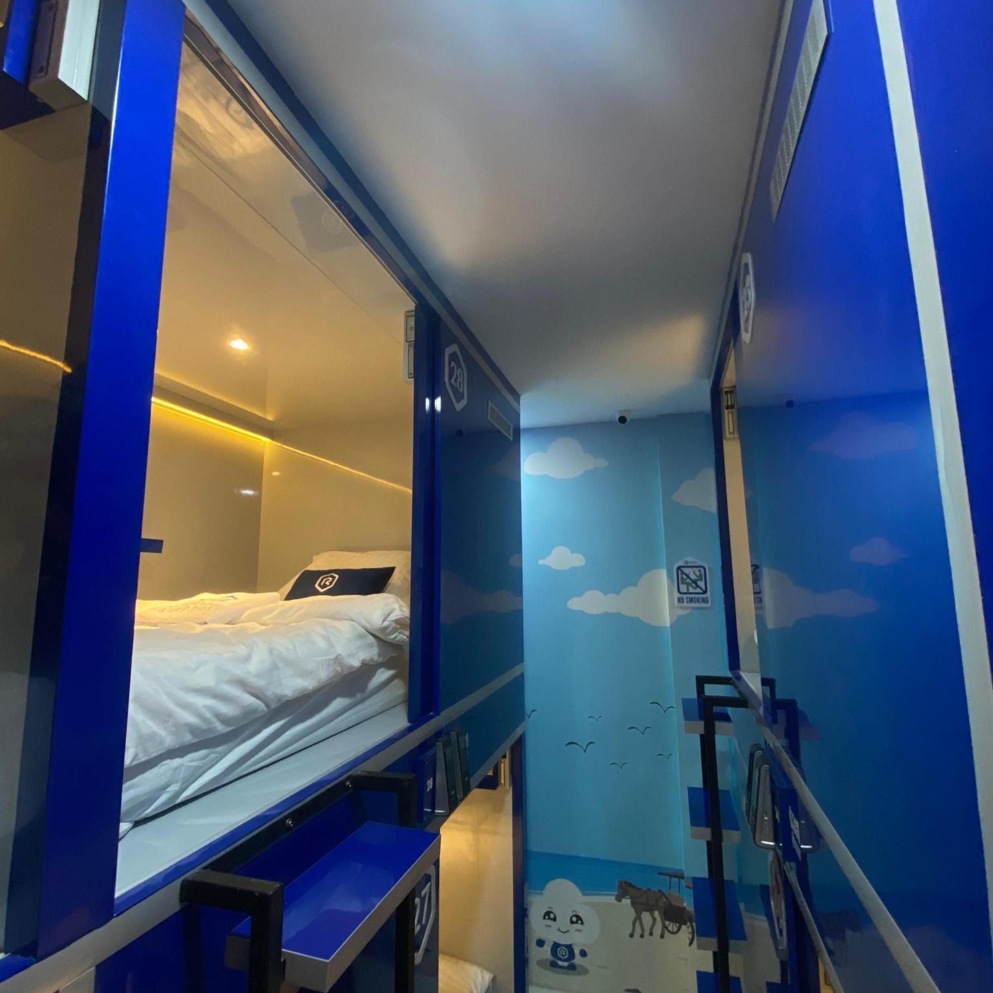 Rosalyne Sleepbox Malioboro 3 Yogyakarta Exterior foto