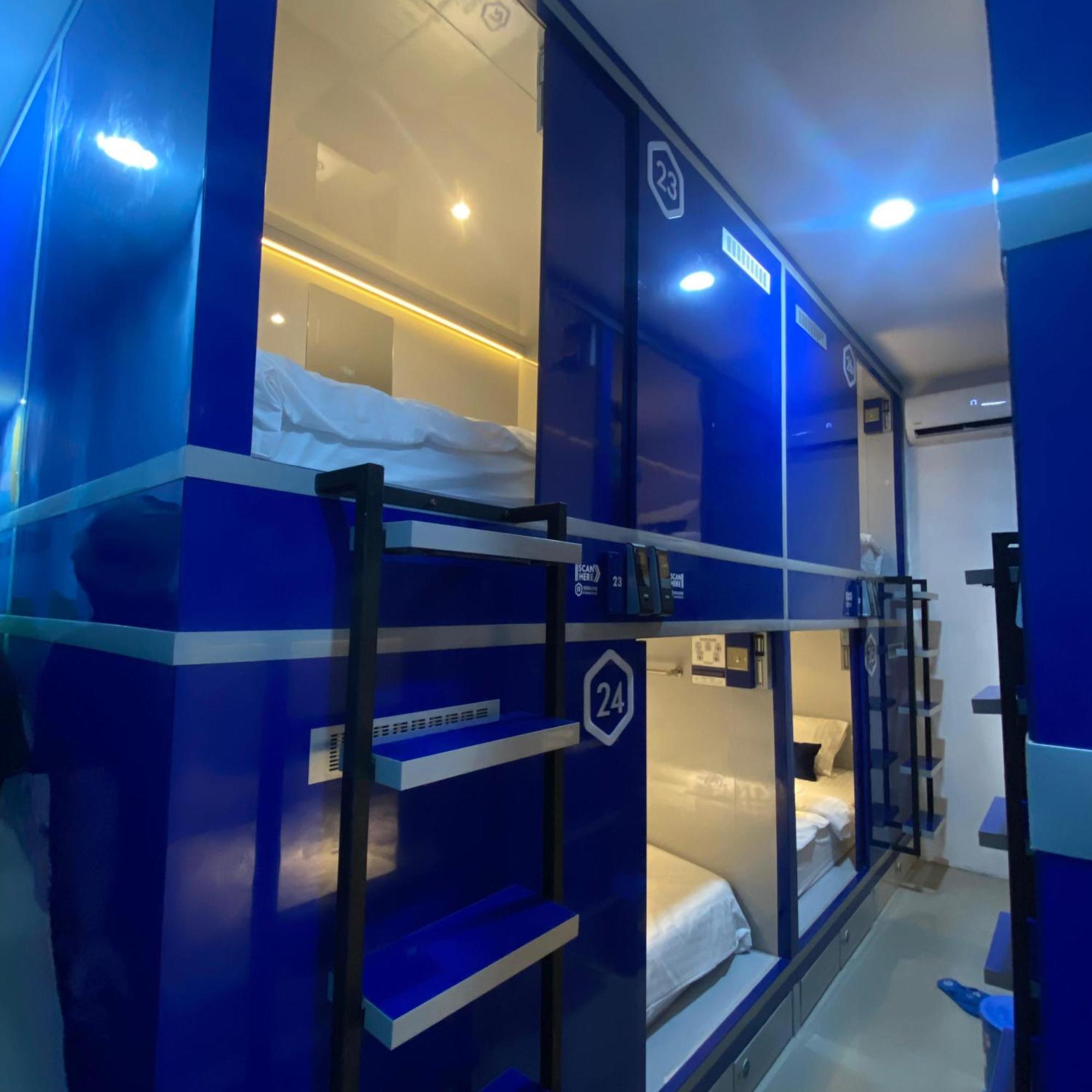 Rosalyne Sleepbox Malioboro 3 Yogyakarta Exterior foto