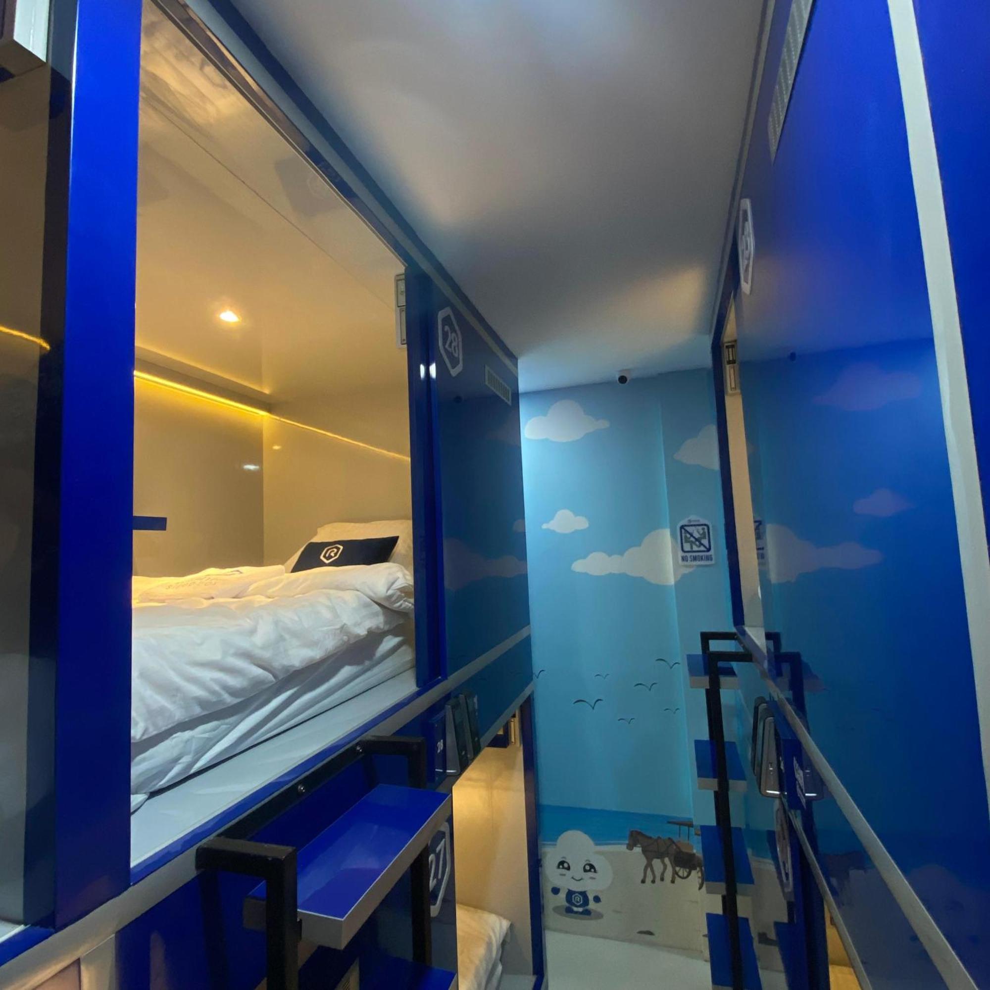 Rosalyne Sleepbox Malioboro 3 Yogyakarta Exterior foto